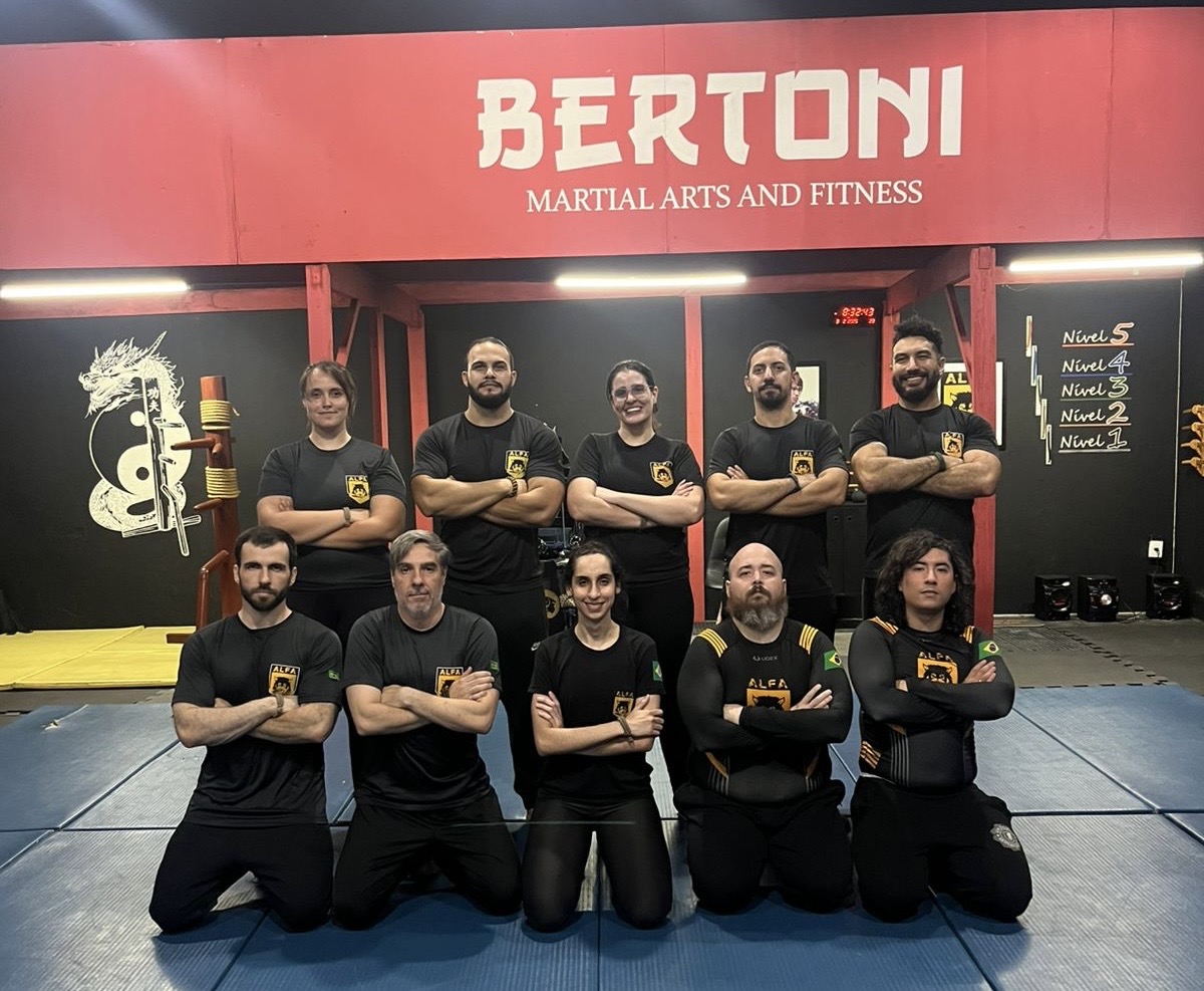 Turma de Defesa Pessoal e Krav-Maga no Dojo Bertoni em Bauru - São Paulo